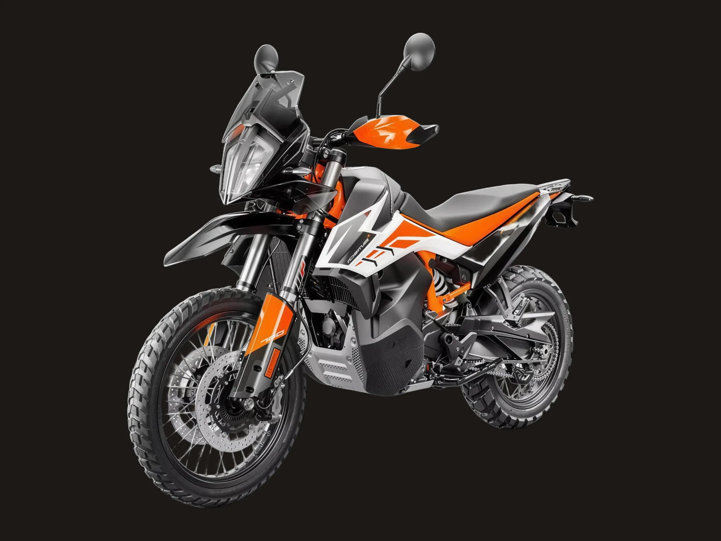 KTM 790 Adventure oldalnézetből