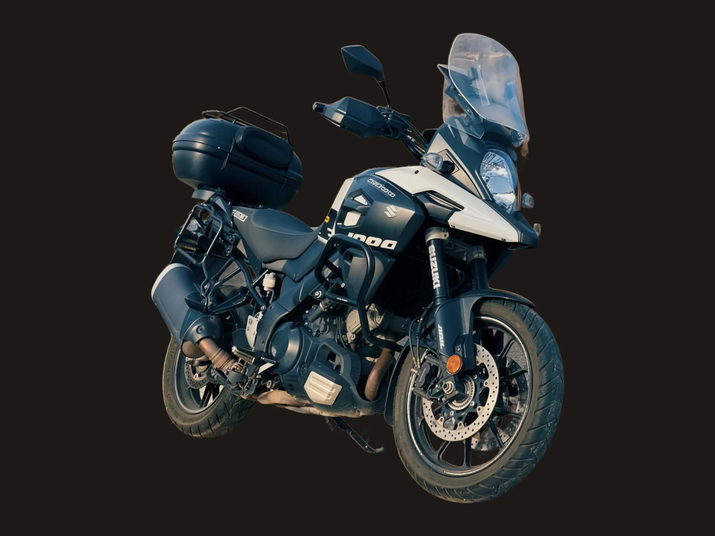 Suzuki V-Strom 1000 ABS túradobozokkal